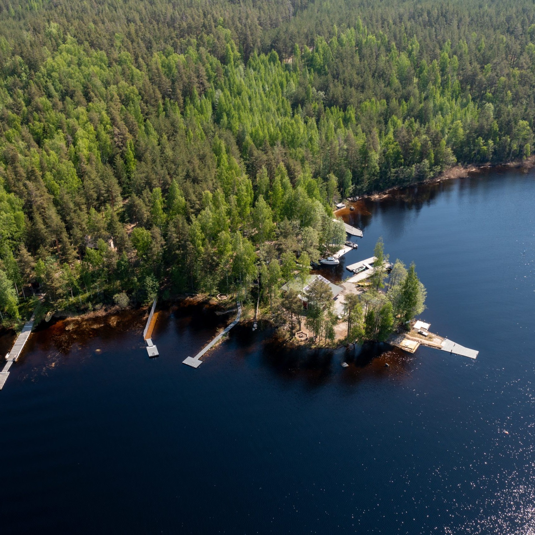 Urokliwe butikowe noclegi nad jeziorem Saimaa – styl i komfort w jednym.