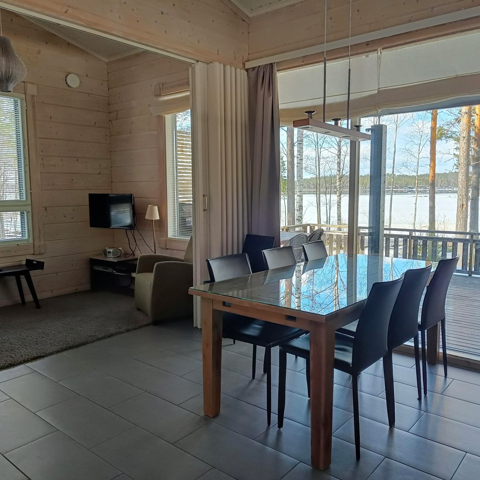 Stay close to nature in peaceful retreats surrounded by Lake Saimaa’s beauty.